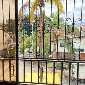 E2 Comodo Y Amplio Apartamento En Laureles Estadio 120 Mts2 , Medellín Colombia